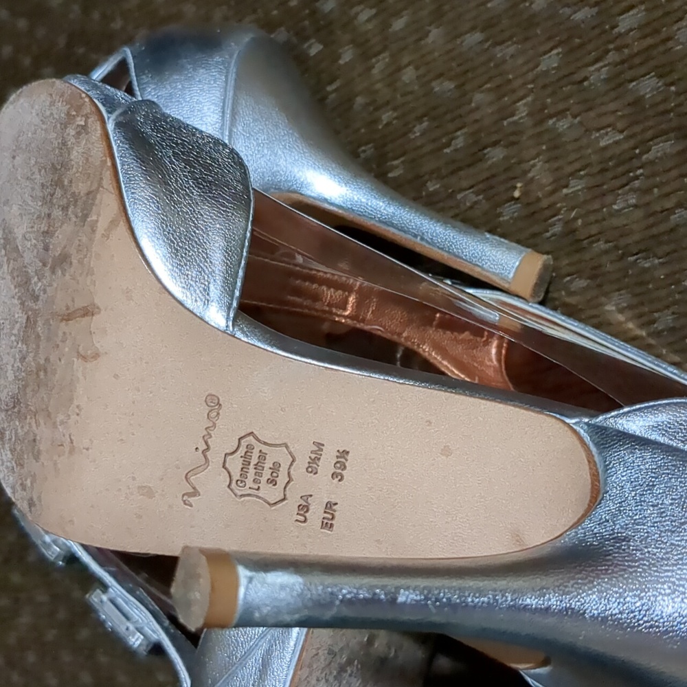 Nina jeweled T-Strap heel. Worn ONCE. Excellent condition - Picture 4 of 4